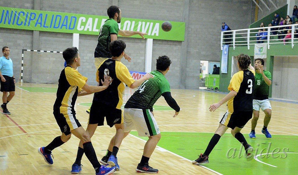 Muzio junta firmas para poder volver a entrenar en el Colegio Padre Juan Muzio