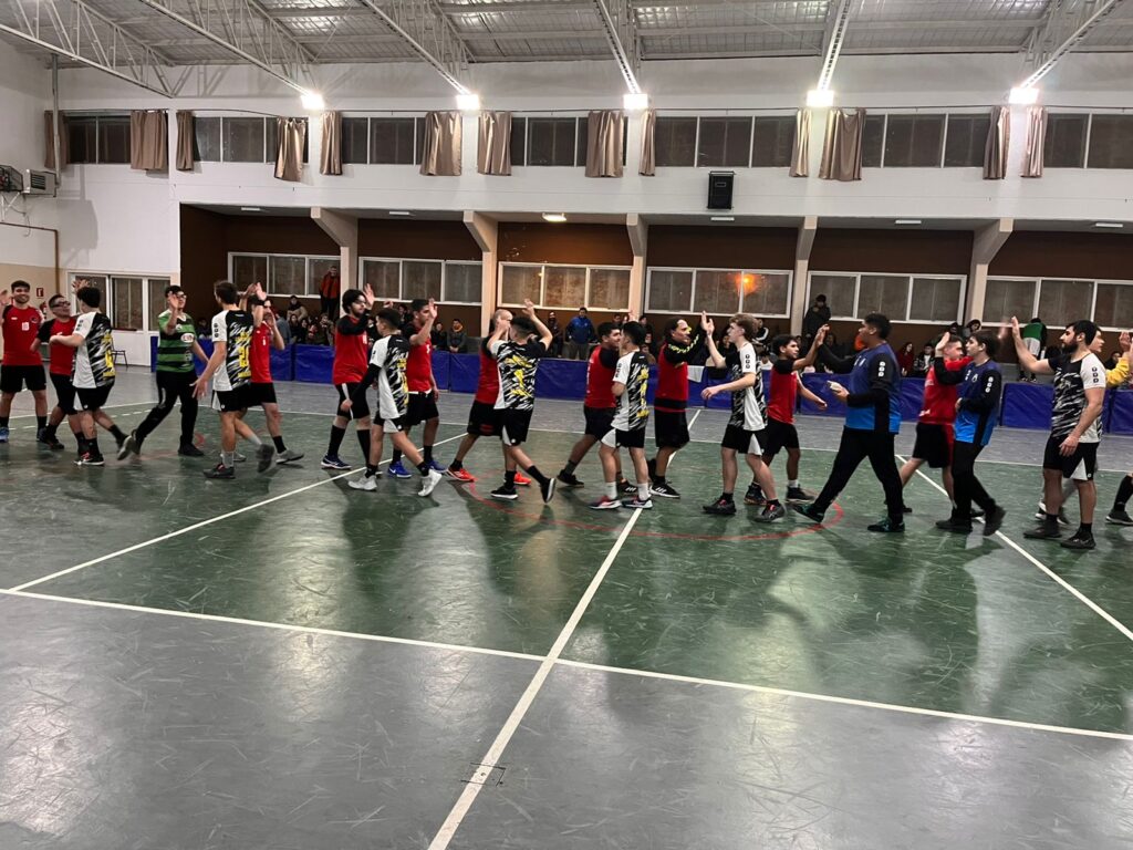 Histórico: Rada Tilly está llevando adelante un torneo de handball por los 74 años de la ciudad