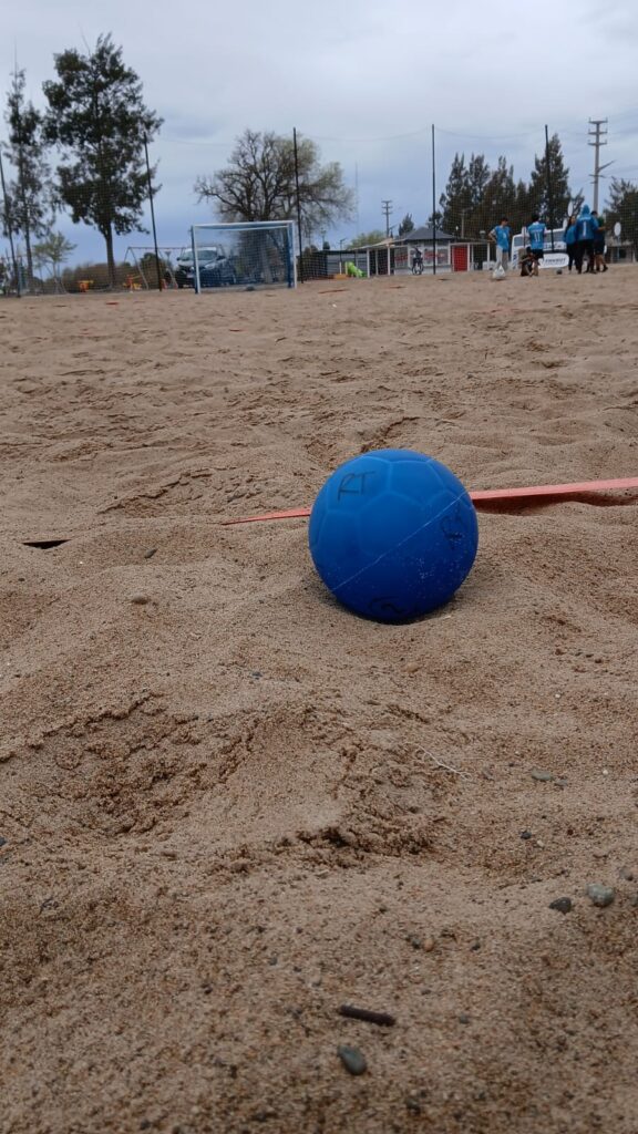 Rada Tilly y Comodoro compiten en el Provincial de los Juegos Evita de Beach Handball